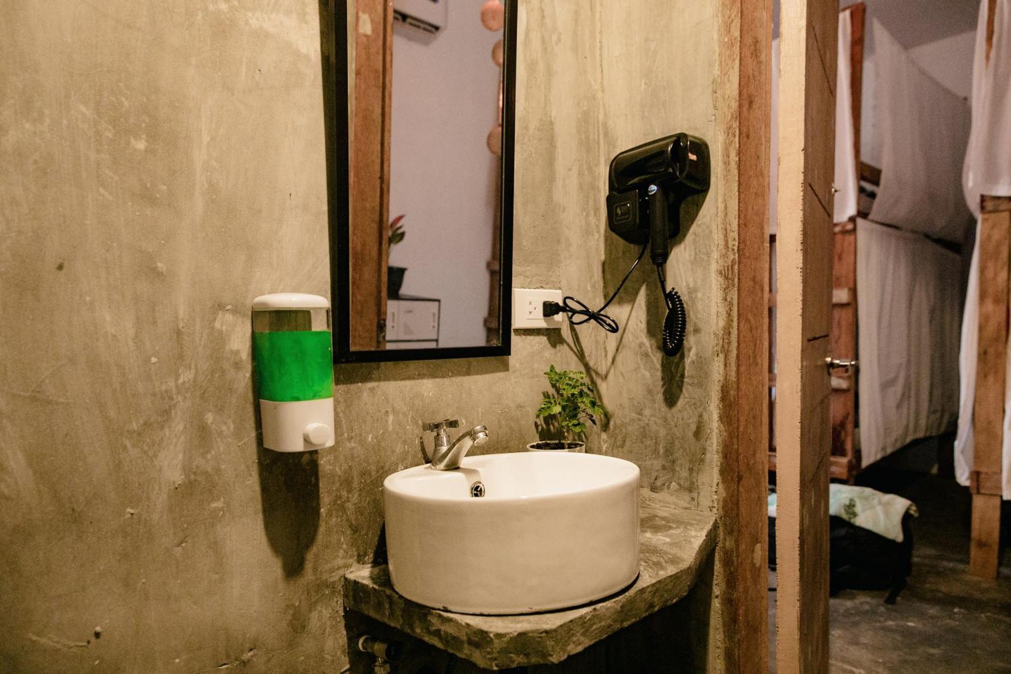 ג'נרל לונה Ozen Freediving Hostel מראה חיצוני תמונה